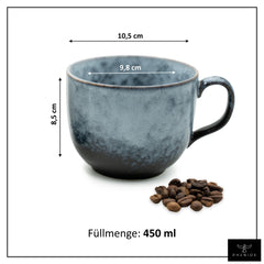 PHENIOX Teetasse Infinity XL mit blauem Farbverlauf auf weißem Hintergrund. Mit zusätzlichen schwarzen Linien eingezeichnet sind die Maße der Tasse: Die Höhe sind 8,5 cm, der Durchmesser zwischen 9,8 cm und 10,5 cm